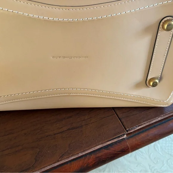 Coach Cream Leather Women's Bag - Picture 10 of 12
